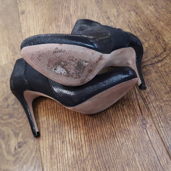 WHITE House Black Market Black Ankle Booties 6 1/2 - Picture 8 of 8